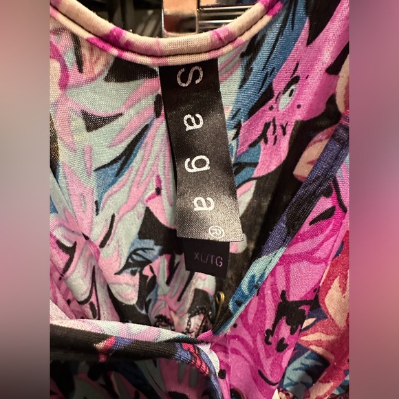 Ladies Dress - Picture 3 of 8